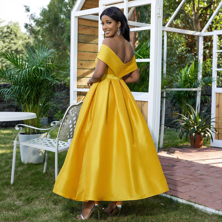Damen elegantes Abendkleid mit schickem Off-Shoulder Design und voluminösem Rock Drune