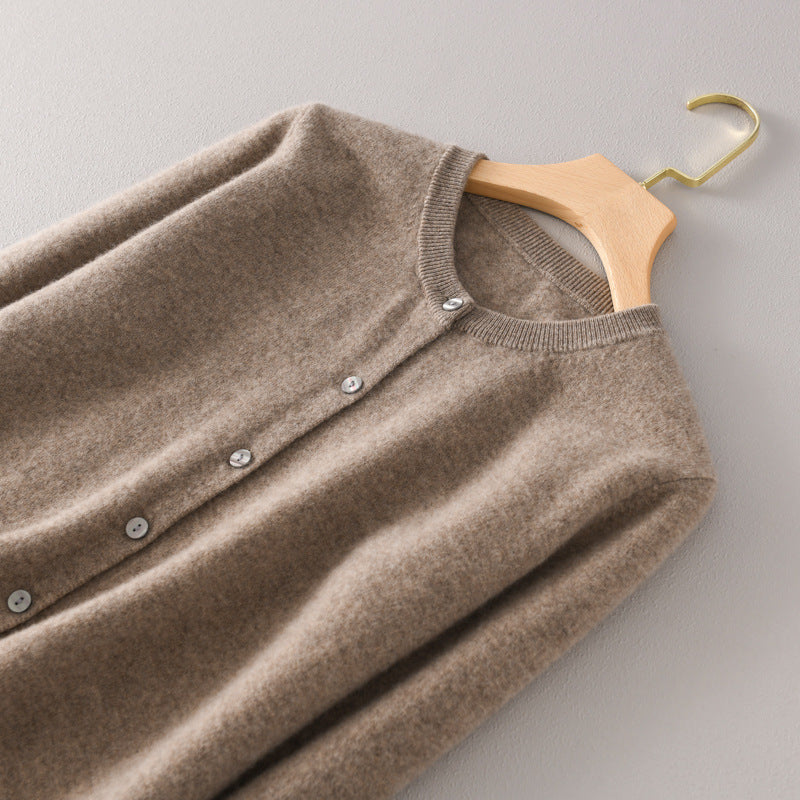Damen Leichter Rundhals-Knopfcardigan in Kaschmiroptik mit feiner Rippkante und lässiger Silhouette Drune