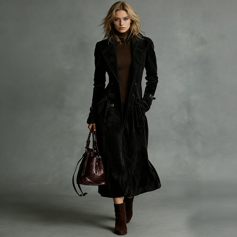 Damen Langer Taillierter Trenchcoat aus Veloursleder‑Optik mit doppelreihiger Knopfleiste und Schnallenmanschetten Drune