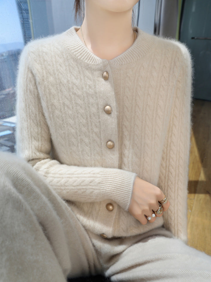 Damen Leichter Zopfstrick-Cardigan in Mohair‑Optik mit dekorativen Perlmuttknöpfen Drune