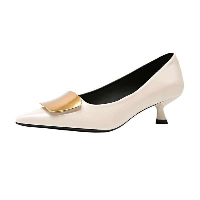 Damen Spitz zulaufende Kitten‑Heel Pumps mit dekorativer Metall‑Vorderkappe Drune