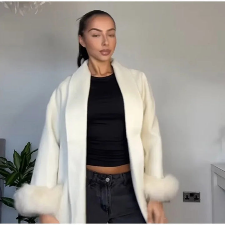 Damen Elegante Wickeljacke mit Teddyfellärmeln Drune