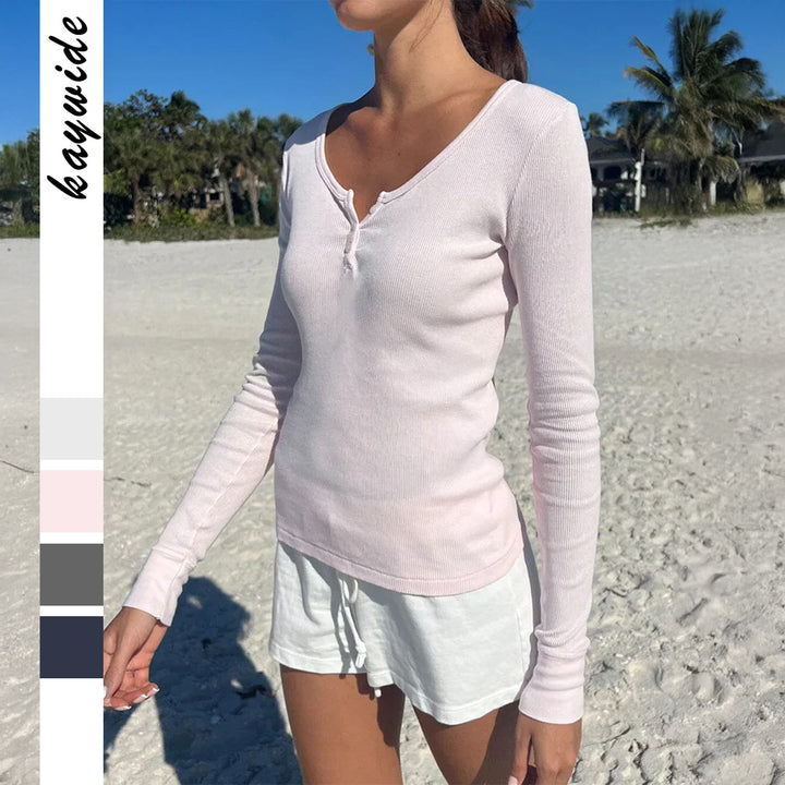 Damen nan tailliertes Henley-Langarmshirt mit tiefem U-Ausschnitt, feiner Rippstruktur und dekorativer Knopfleiste Drune