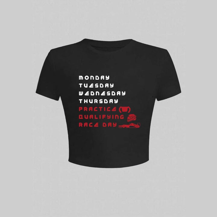 Damen Crop-T-Shirt mit stylischem Rennsport-Motiv und charmantem Schriftzug Drune