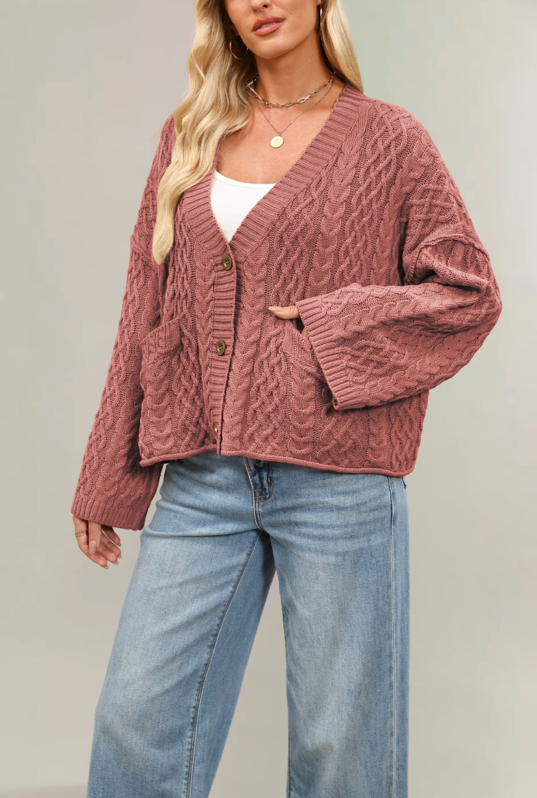 Damen Strickjacke mit Kabelmuster und Taschen Drune