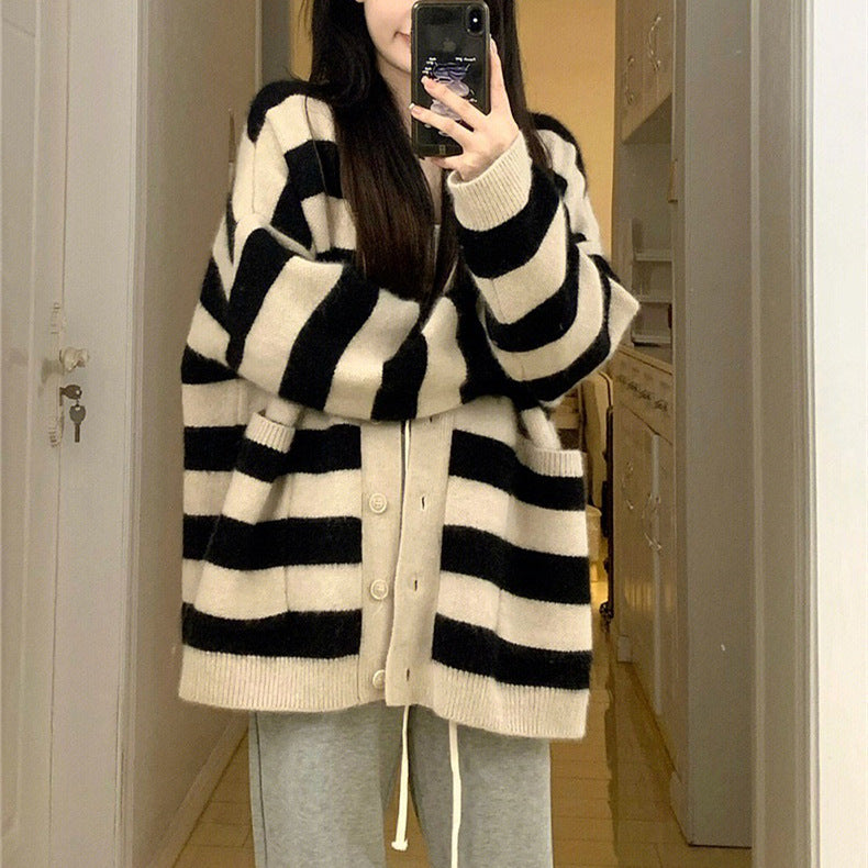 Damen Oversized Strickjacke mit breiten Streifen und praktischen Taschen Drune