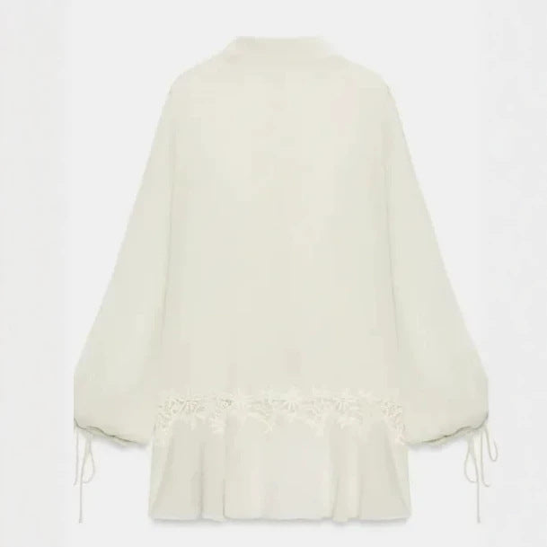 Damen Romantische Tunika‑Bluse mit Spitzenapplikation, Volantsaum und Ballonärmeln Drune