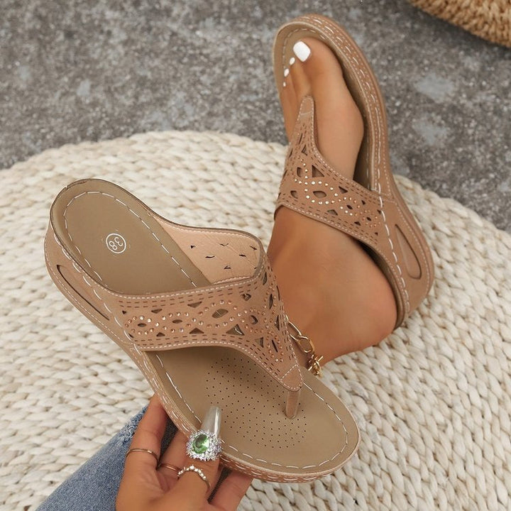 Damen Komfortable Zehentrenner-Sandalen mit floralem Schnitt Drune