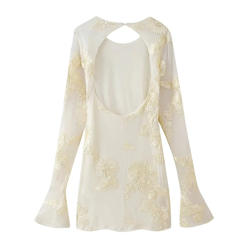 Damen nan bestickte Chiffonbluse mit floraler 3D-Applikation, Cut-Out Rücken und ausgestellten Manschetten Drune