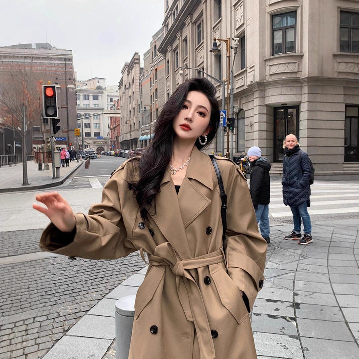 Damen Moderner Boxy-Trenchcoat mit markanter Schulterpartie und Taillengürtel Drune