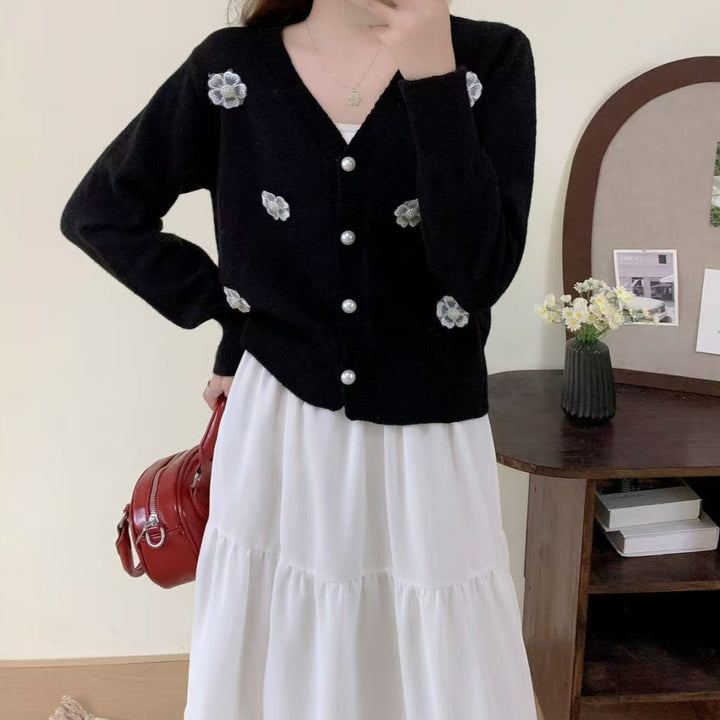 Damen kuschelige Strickjacke mit Blumenstickerei und Perlenknöpfen Drune