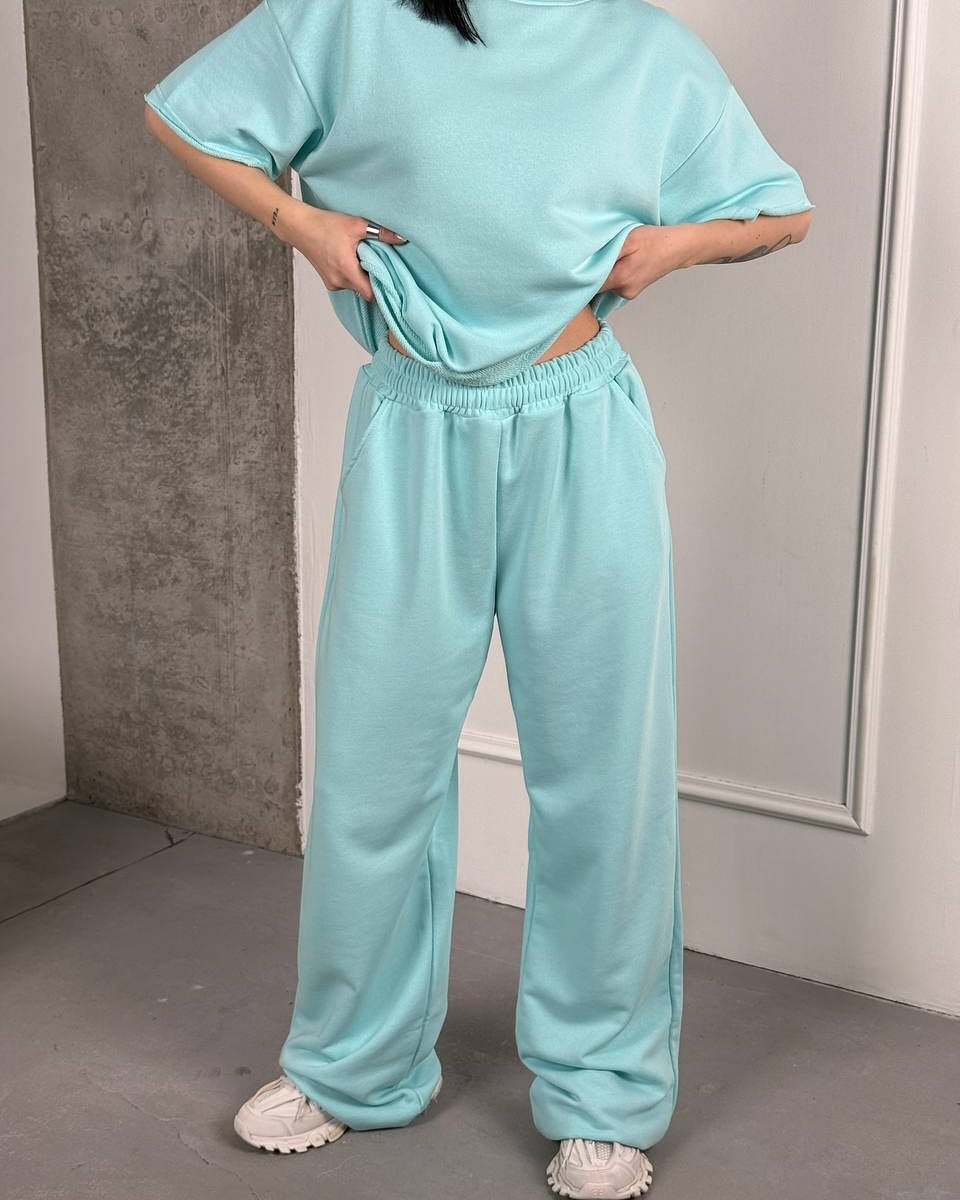 Damen weit geschnittenes Lounge Set mit weicher Sweatpants und boxy T Shirt Drune