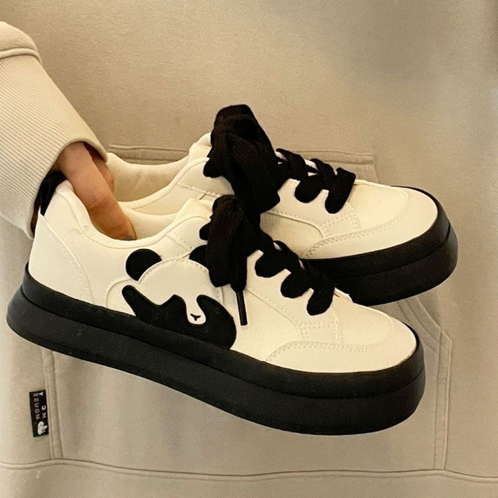 Damen Plateau-Sneaker mit auffälliger Tierapplikation und gepolstertem Komfortkragen Drune