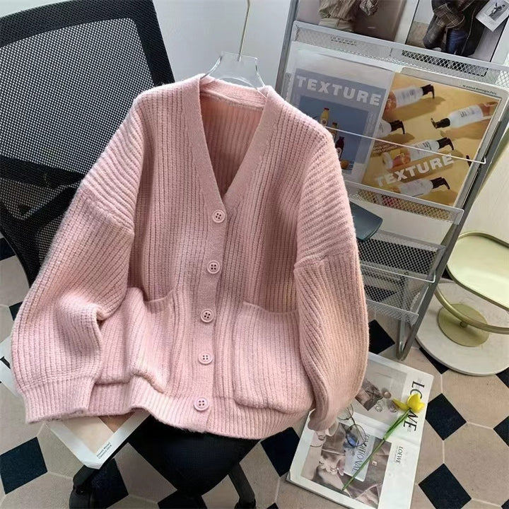 Damen Kuschelige Strickjacke mit tiefem V-Ausschnitt und praktischen Taschen Drune