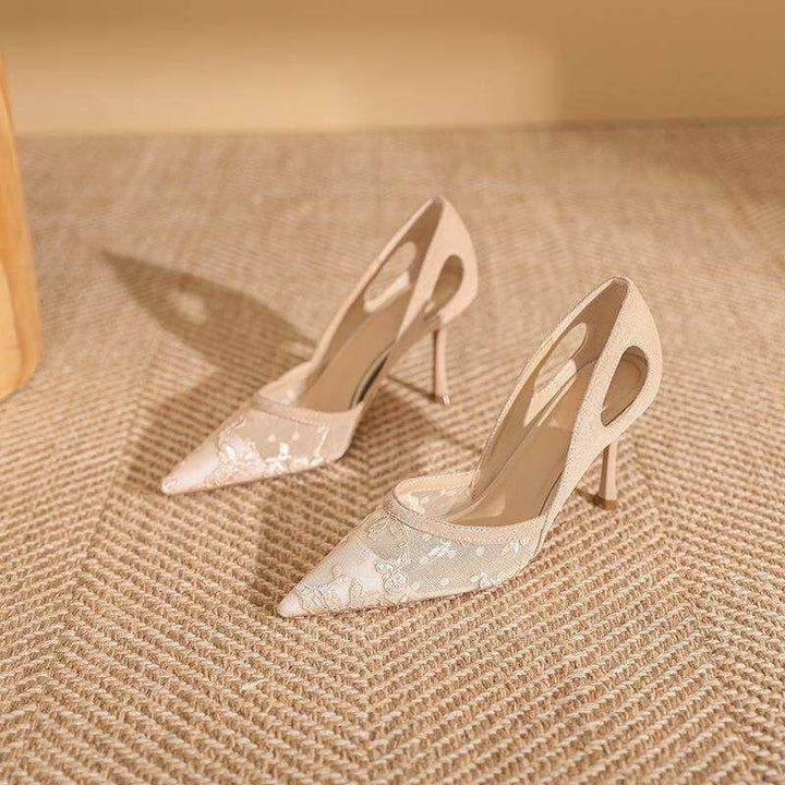 Damen Spitze Pumps mit floraler Stickerei, spitzer Zehenpartie und Cut-Out-Ferse Drune