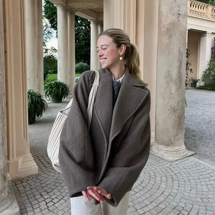 Damen 600+ kurzer oversized Wollmix‑Mantel mit weitem Schnitt und Reverskragen Drune