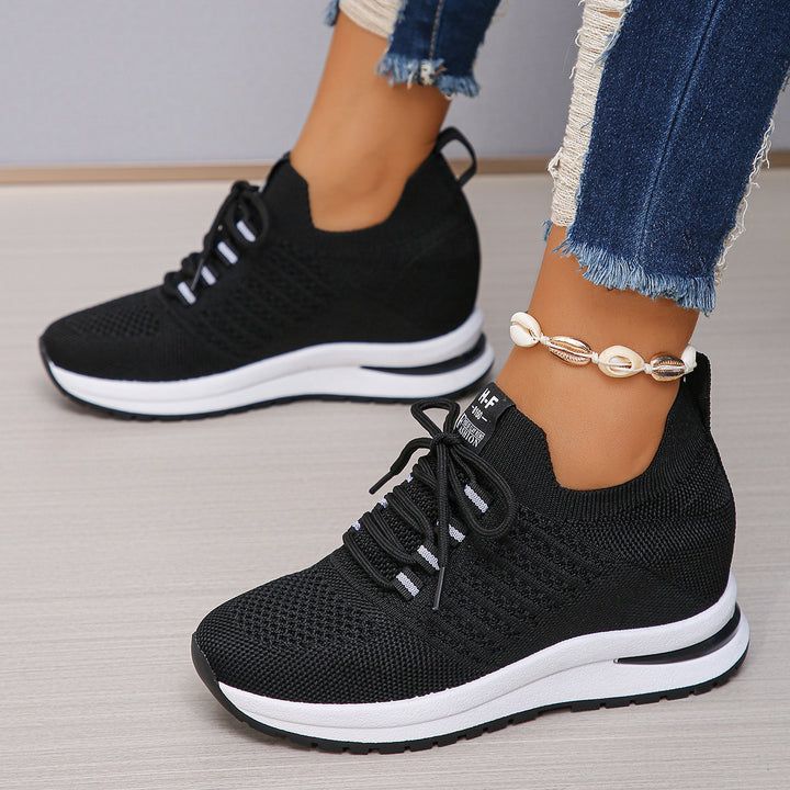 Damen Keil-Sneaker aus Strick mit gepolstertem Plateau-Fußbett Drune