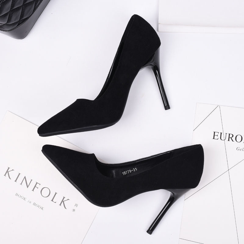 Damen Elegante spitz zulaufende Velours‑Optik Pumps mit schmalem Stiletto Drune