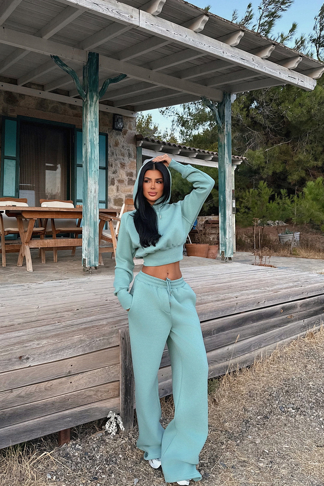 Damen cropped Hoodie und weite Jogginghose im lässigen Design Drune