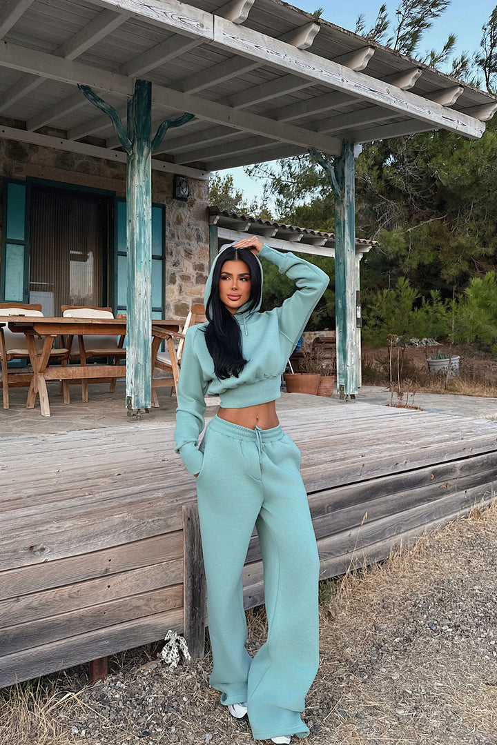 Damen cropped Hoodie und weite Jogginghose im lässigen Design Drune