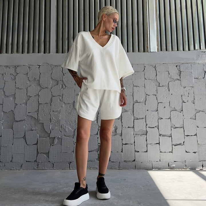 Damen lässiges Sport-Set mit oversized Oberteil und bequemen Shorts