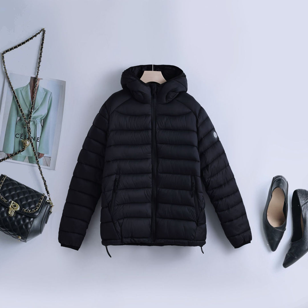 Damen nan ultraleichte gesteppte Kapuzenjacke mit thermoisolierender Füllung und taillierbarem Tunnelzug Drune