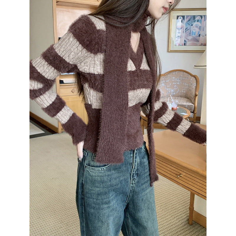 Damen weicher V-Pullover mit gestreiftem Design und dazugehörigem Schal Drune
