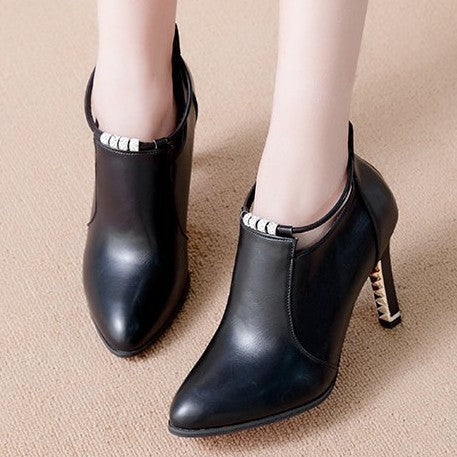 Damen Ankle-Boots mit spitzer Zehenform, funkelndem Strassriemen und skulptiertem Metallabsatz Drune