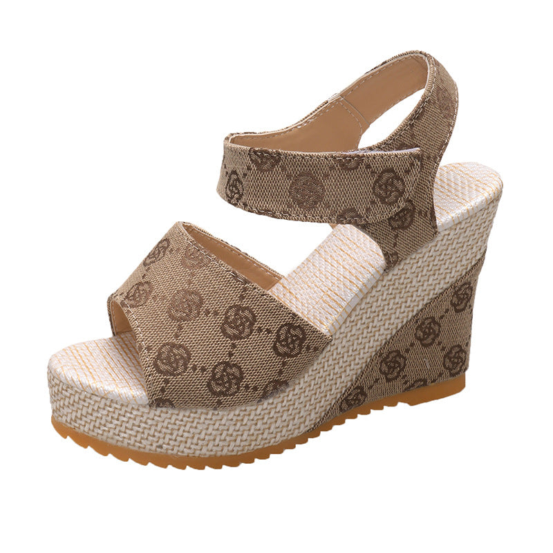 Damen nan monogramm-gewebte Keilsandalette mit Plateau und verstellbarem Fersenriemen Drune
