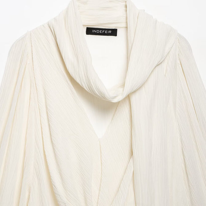 Damen Plissierte Oversize-Bluse mit Schlauchkragen und dekorativem Bindeschal Drune