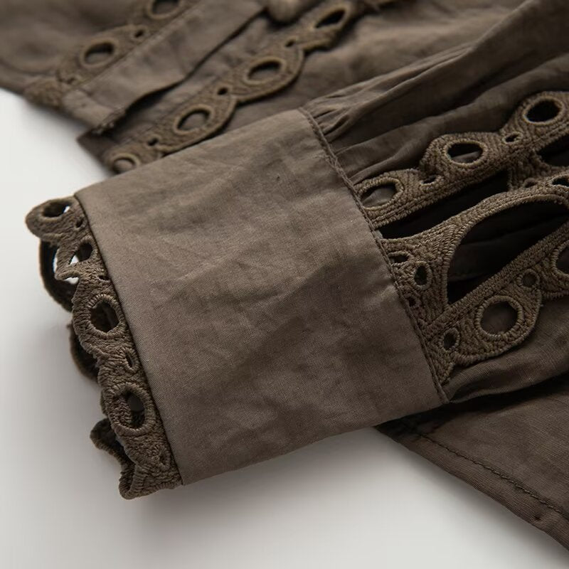 Damen Bluse mit Spitzen‑Cutouts, feiner Knopfleiste und Ballonärmeln Drune