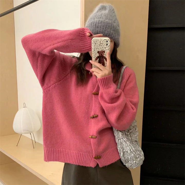 Damen Grobstrickjacke mit praktischer Kapuze und dekorativen Holzknöpfen Drune