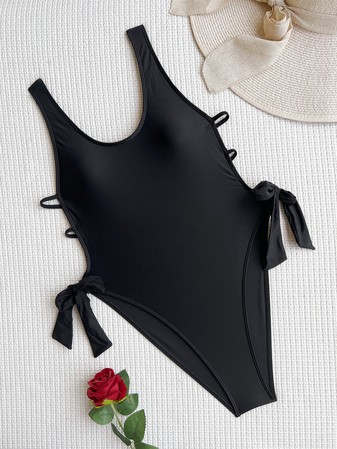 Damen Hochgeschnittener Badeanzug mit eleganten Schnürdetails Drune
