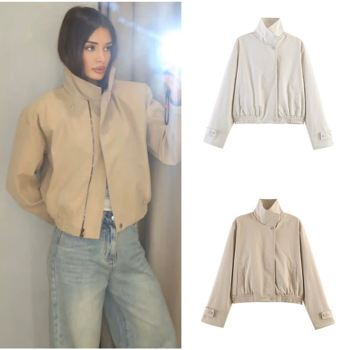 Damen Kurzblouson mit hohem Stehkragen, elastischem Bund und verdeckter Druckknopfleiste Drune