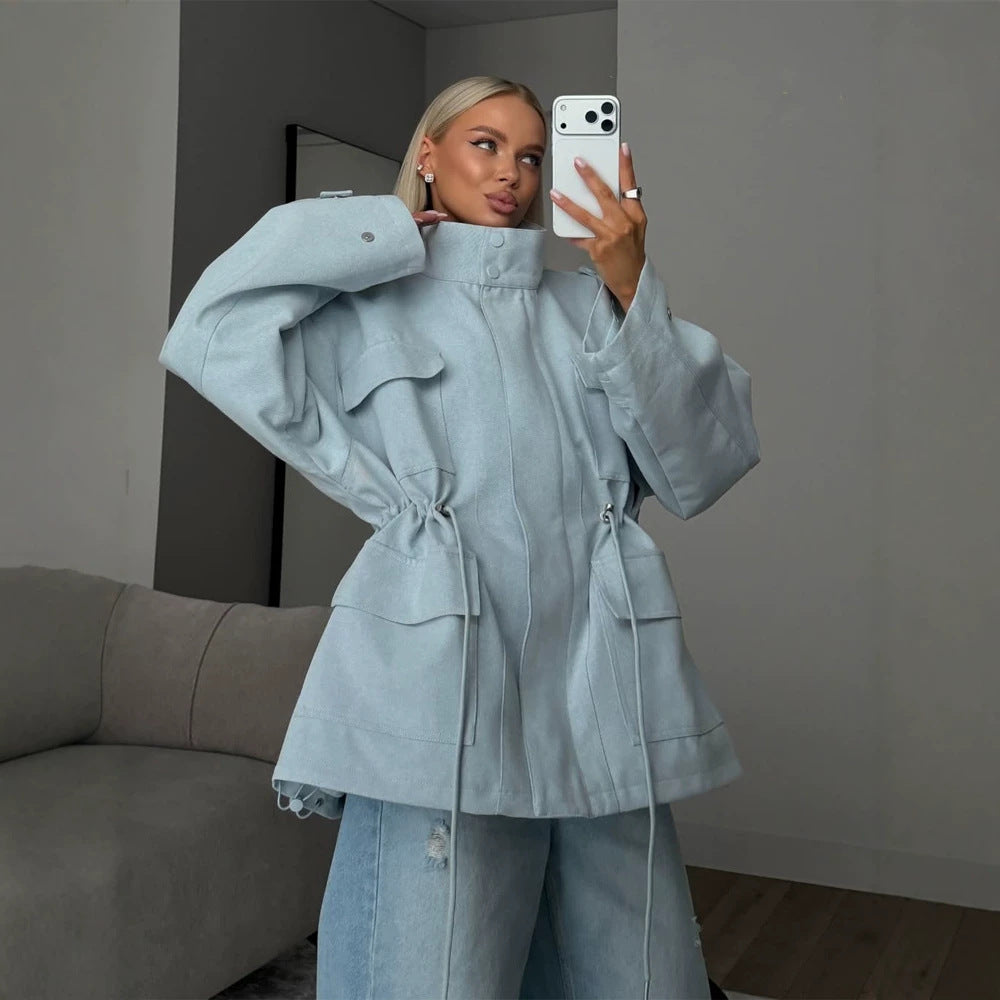 Damen Oversize Utility-Jacke mit Tunnelzugtaillierung, hohem Stehkragen und Pattentaschen Drune