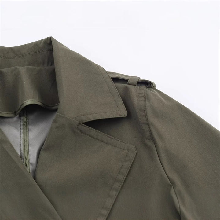 Damen Kurztrench mit A‑Linien‑Silhouette, doppelreihiger Knopfleiste, Bindegürtel und Schulterriegeln Drune