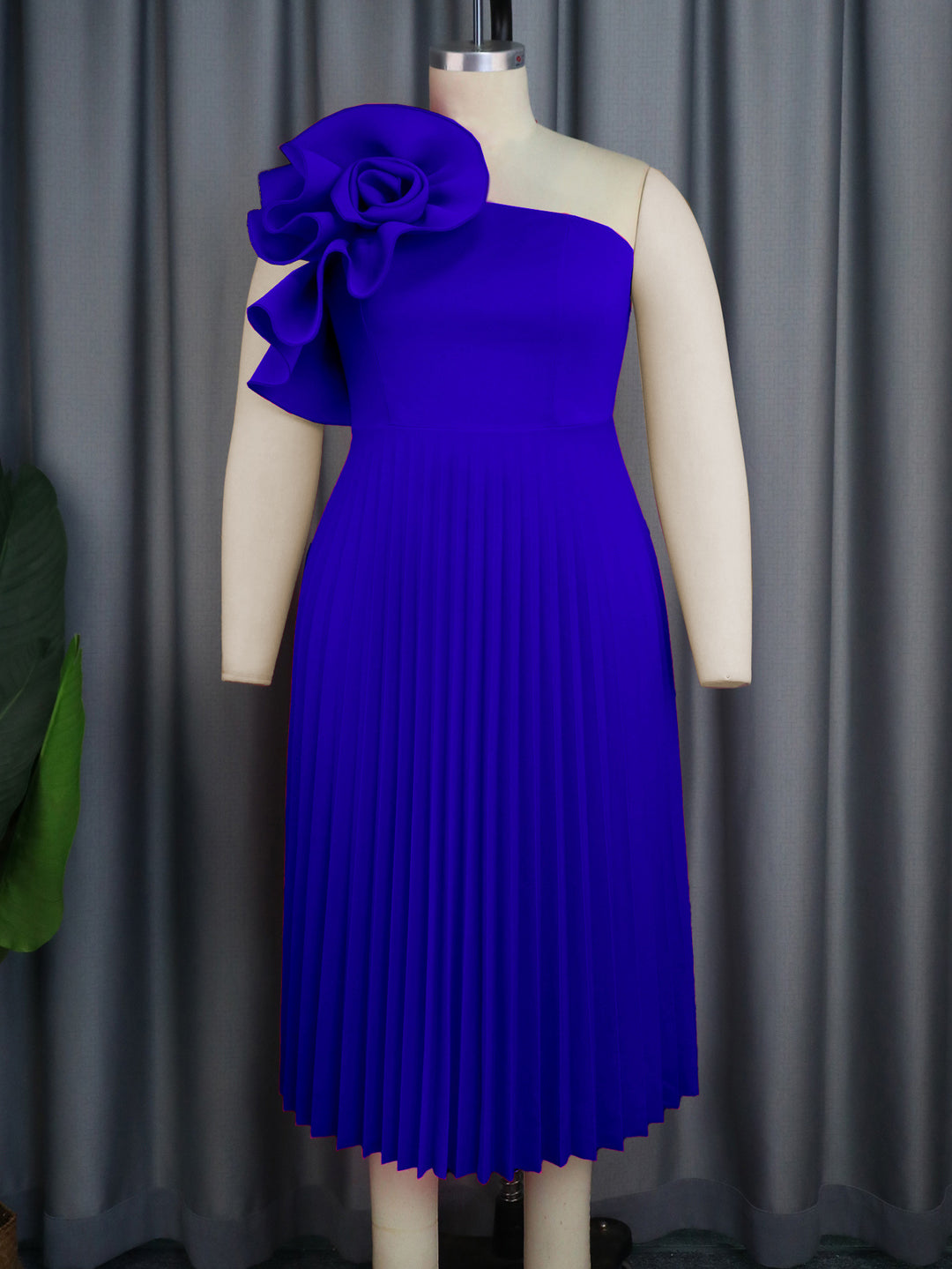 Damen Faltenrock Abendkleid mit asymmetrischem Schnitt und dekorativer Blütenapplikation Drune