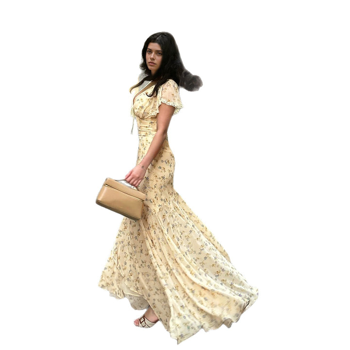 Damen Maxikleid mit zauberhaftem Blumenmuster und eleganter Rüschendetail Drune