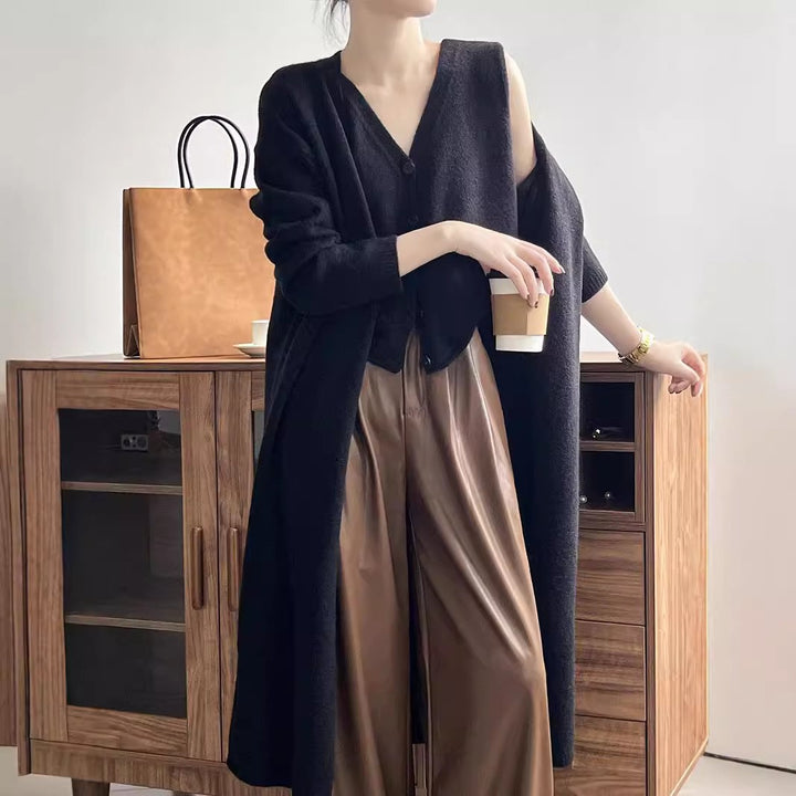 Damen Strickensemble mit V-Ausschnitt und Knopfdetail Drune