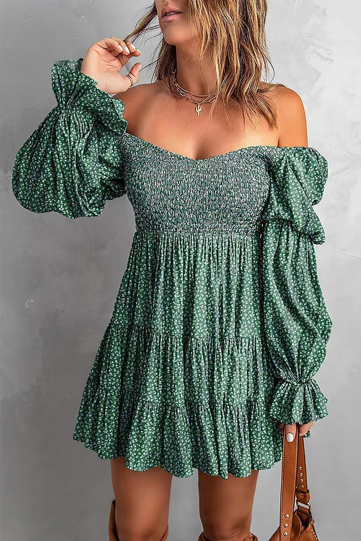Damen Off-Shoulder Minikleid mit Smok-Oberteil, Volantstufen und gerafften Ballonärmeln Drune