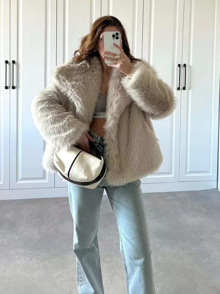 Drune | Embrace Cropped Große Revers Plüschjacke