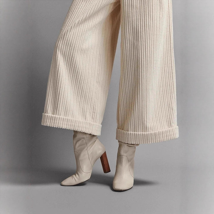 Damen weite Cordhose mit dekorativen Knöpfen Drune