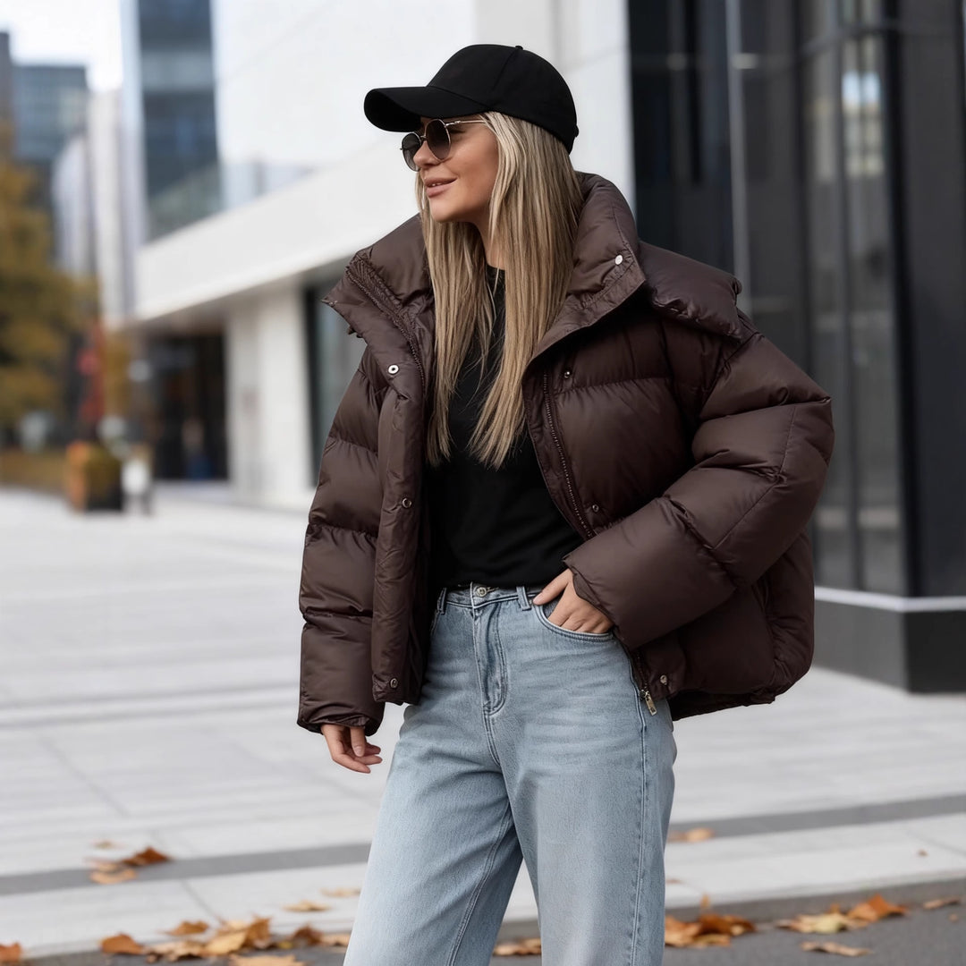 Damen 40+ kurzer gesteppter Pufferjacke mit voluminöser Kapuze und Stehkragen Drune