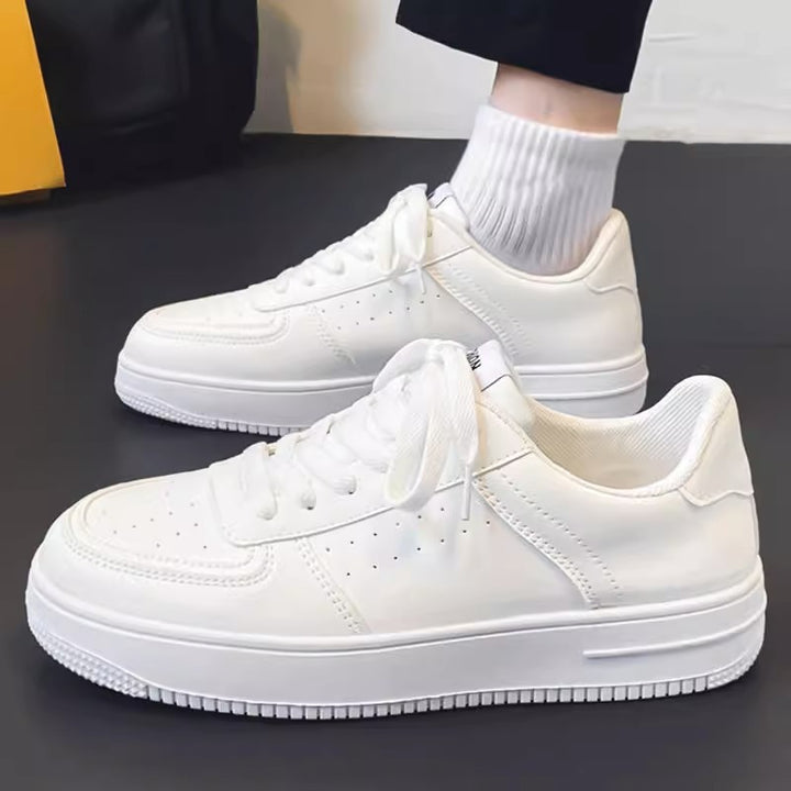 Damen Minimalistische Low-Top Plateau-Sneaker aus veganem Glattleder mit perforierten Details und gepolstertem Komfortfußbett Drune
