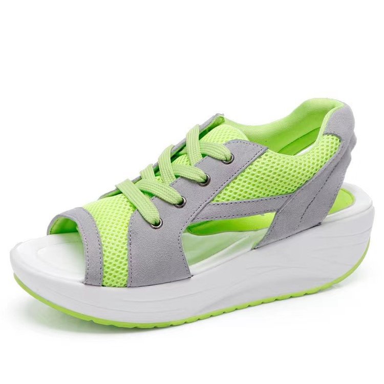 Damen  sportliche Keil-Sandale im Sneakerstil mit atmungsaktivem Mesh, gepolstertem Komfortfußbett und offener Zehenpartie Drune