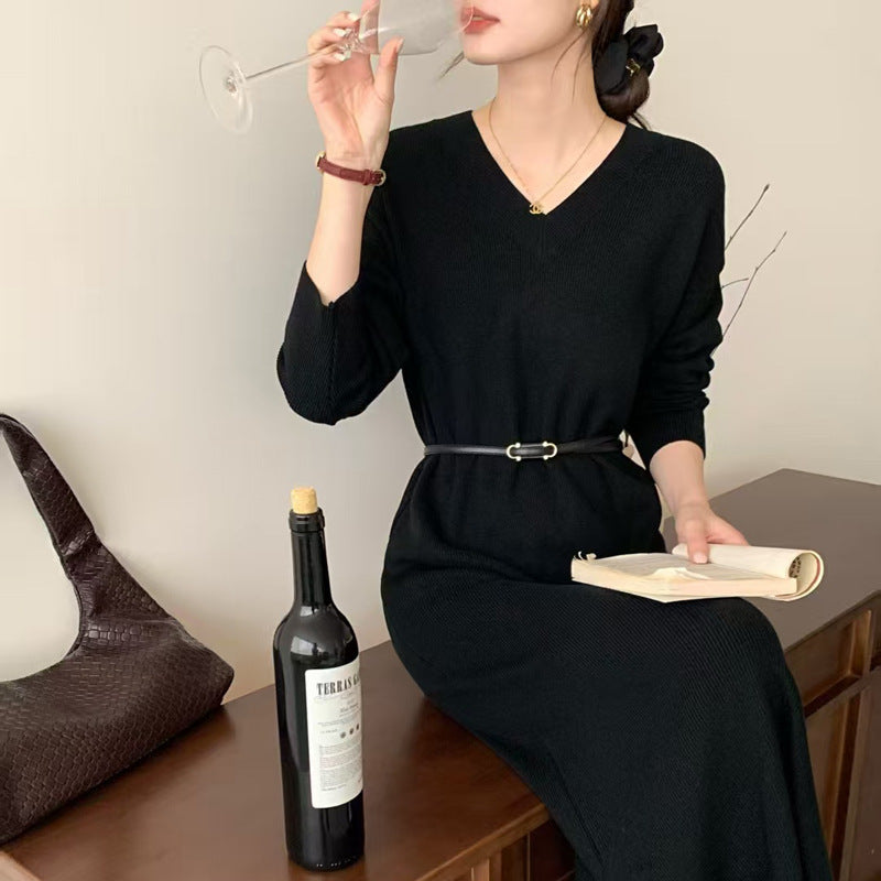 Damen Langes Feinstrick-Midikleid mit V‑Ausschnitt, Seitenschlitz und entspannter Silhouette Drune