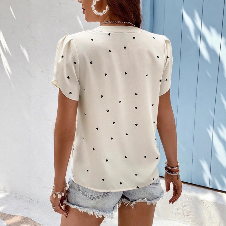Damen Leichte Chiffonbluse mit V-Ausschnitt, Herzchenprint und gerafften Kurzärmeln Drune