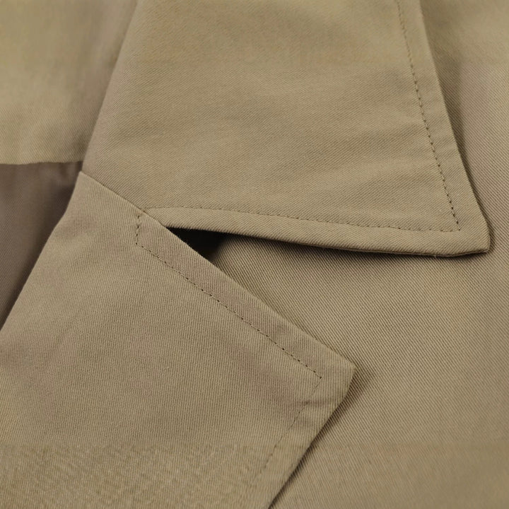 Damen Kurz geschnittener Cape‑Trench mit kastiger Silhouette und halblangen Ärmelriegeln Drune