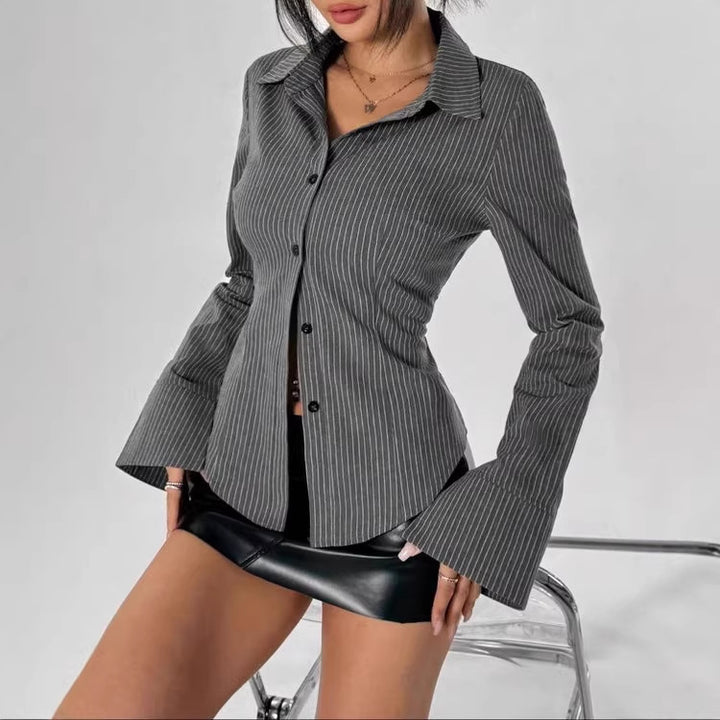 Damen Taillierte Nadelstreifen-Bluse mit ausgestellten Manschetten Drune