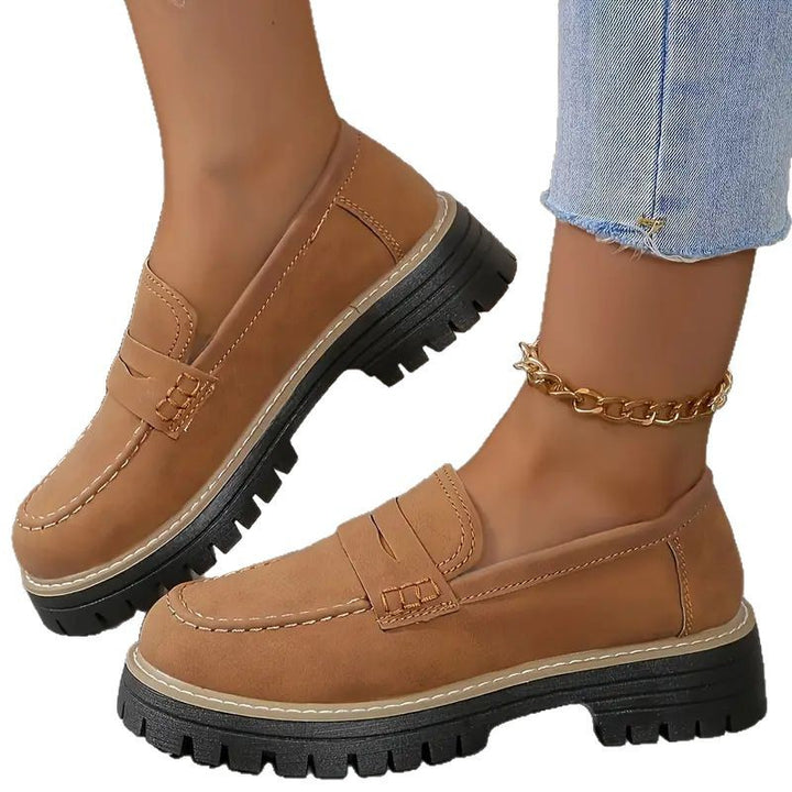 Damen robuster Plateau-Halbschuh im Loafer-Stil mit profilierter Gummisohle und dekorativem Steg Drune